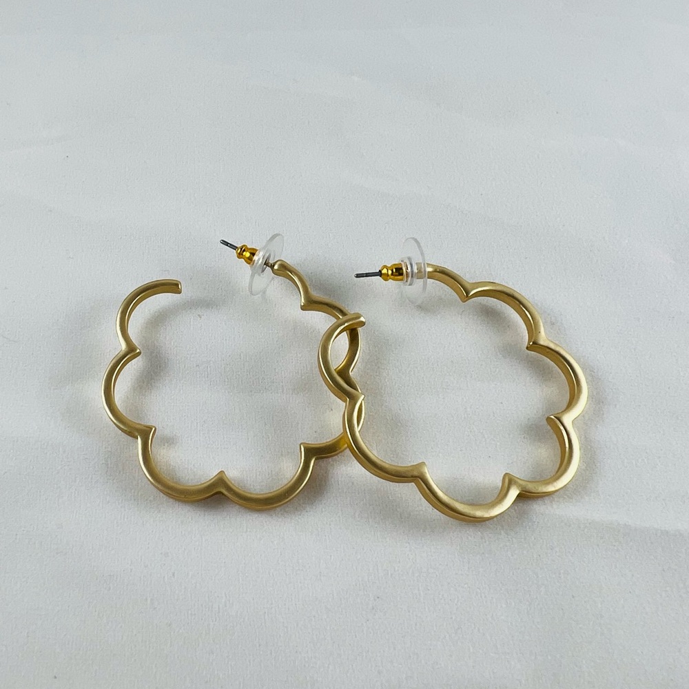 Floral Motif Hoop Earrings